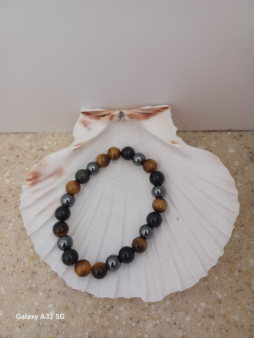 Customer photo review of Bracelet "3 Protections" en Oeil de Tigre, Hématite & Obsidienne Noire