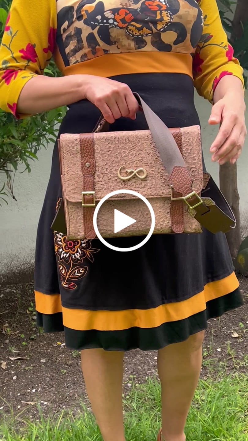 Customer video review of Mini Maletín - Sand Envoy