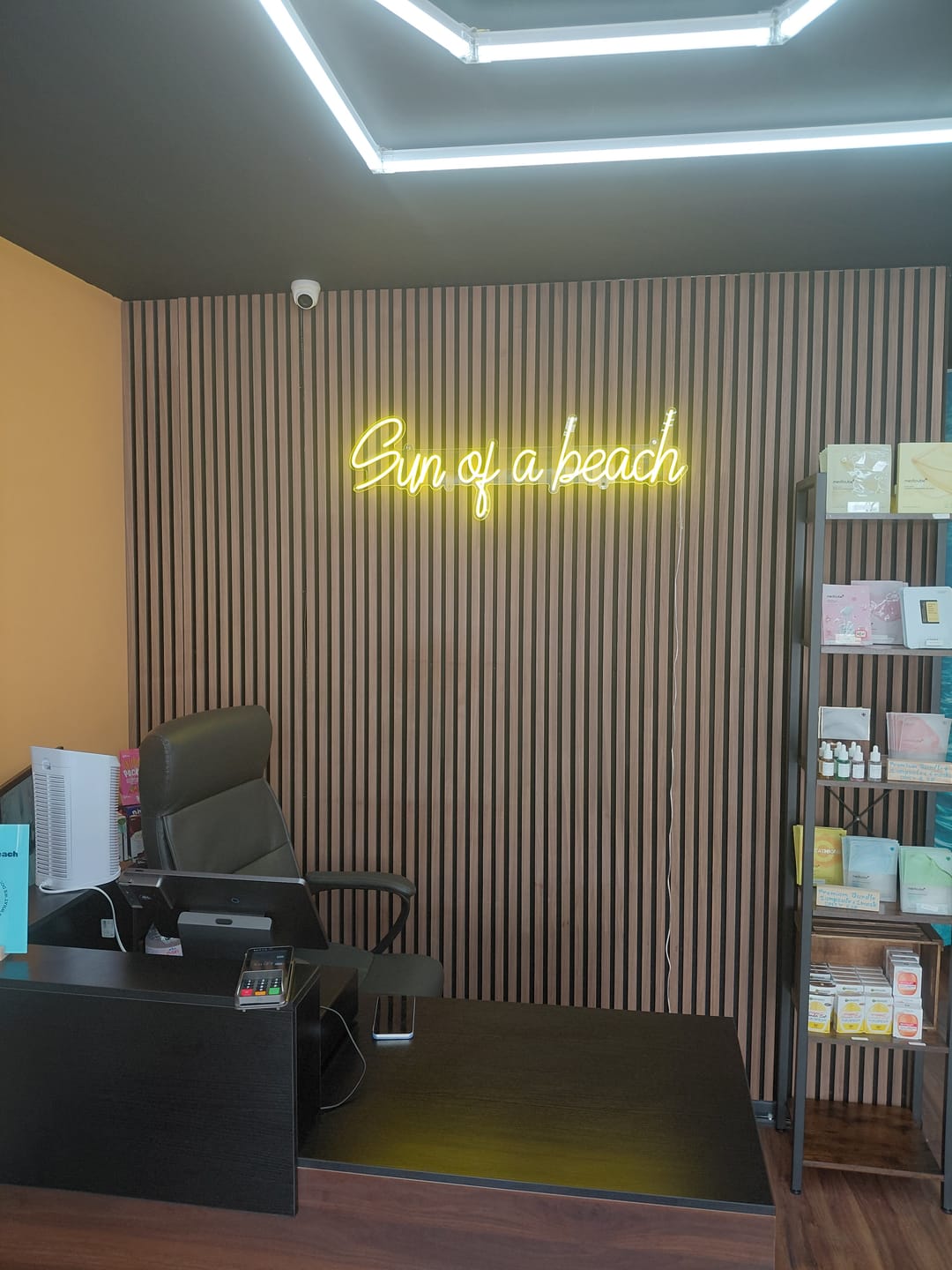 Customer photo review of Custom Neon: Sun of a beach