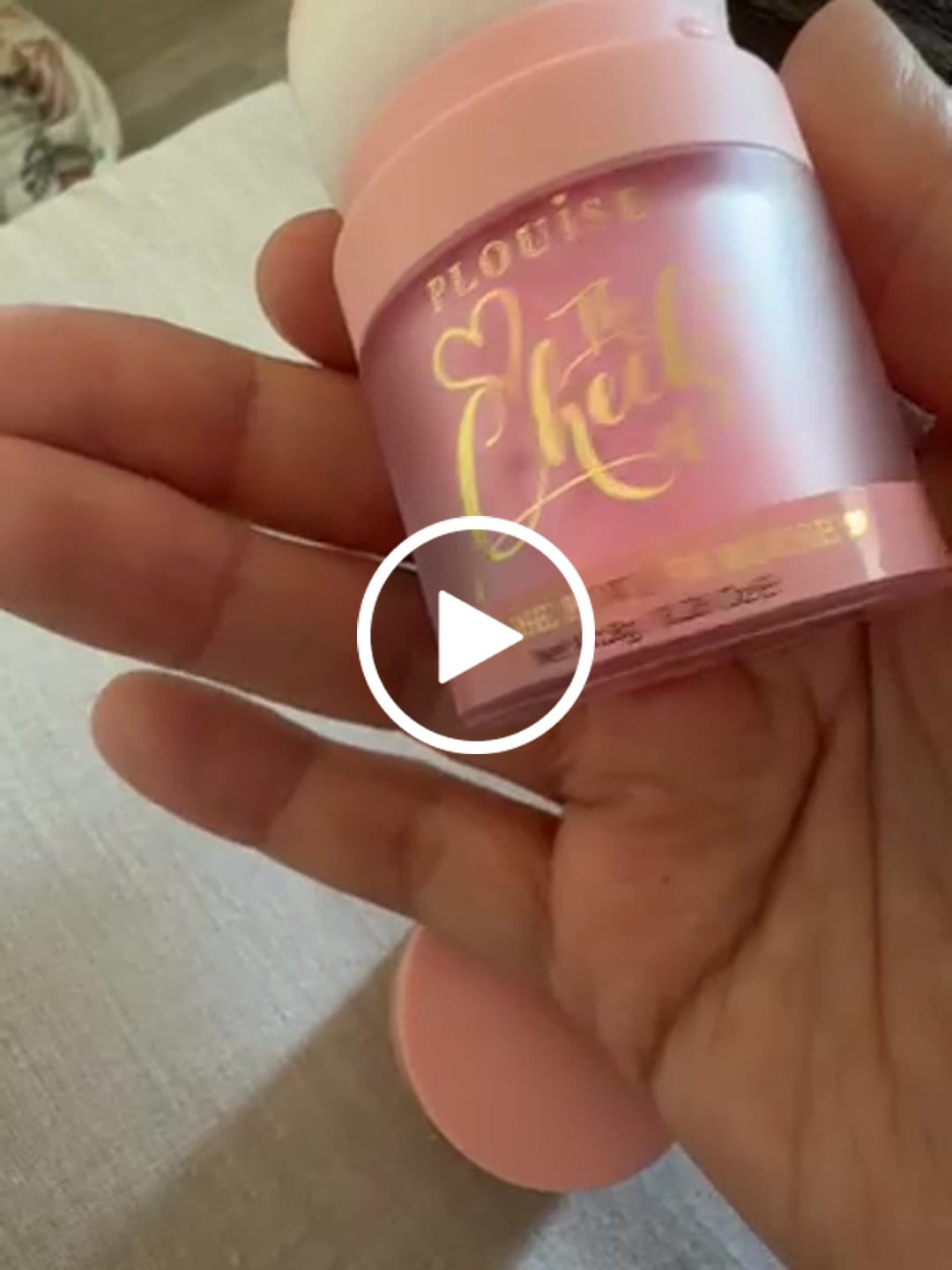 Customer video review of The Cheek Of It Loose Powder Blush