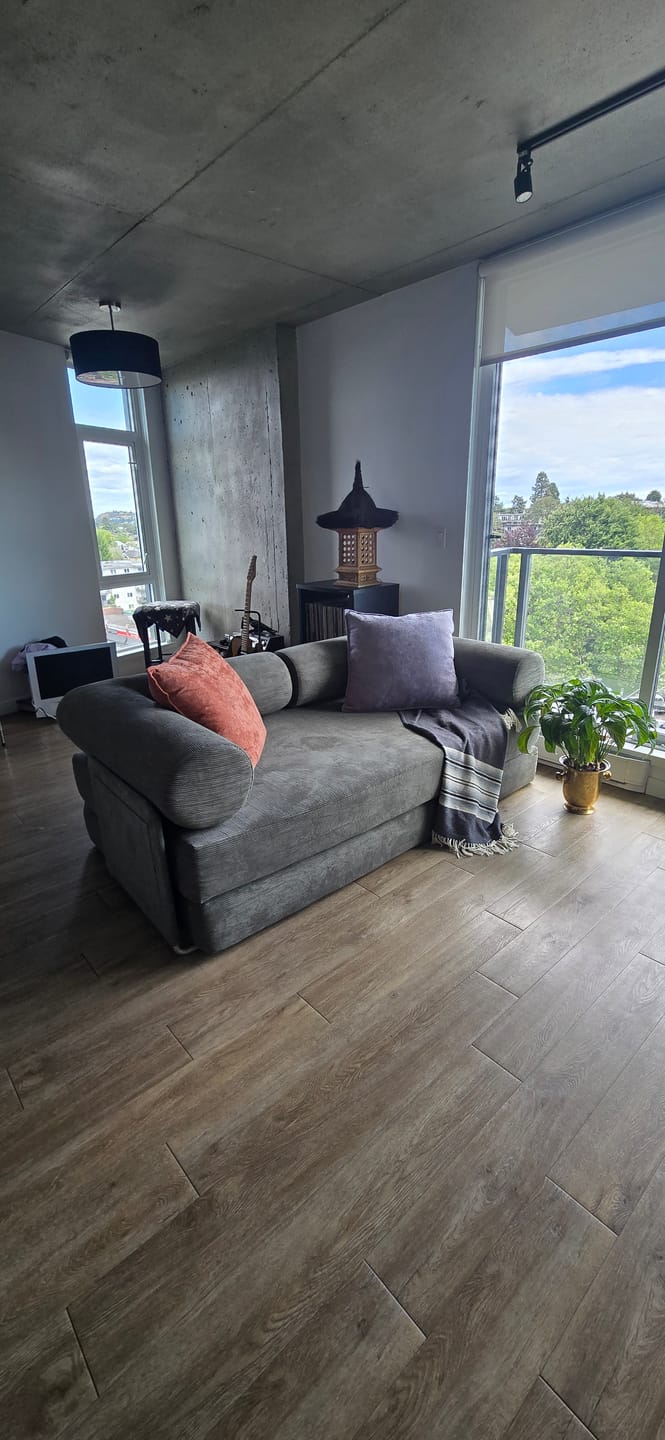 Customer photo review of M1 Square Pillow Large