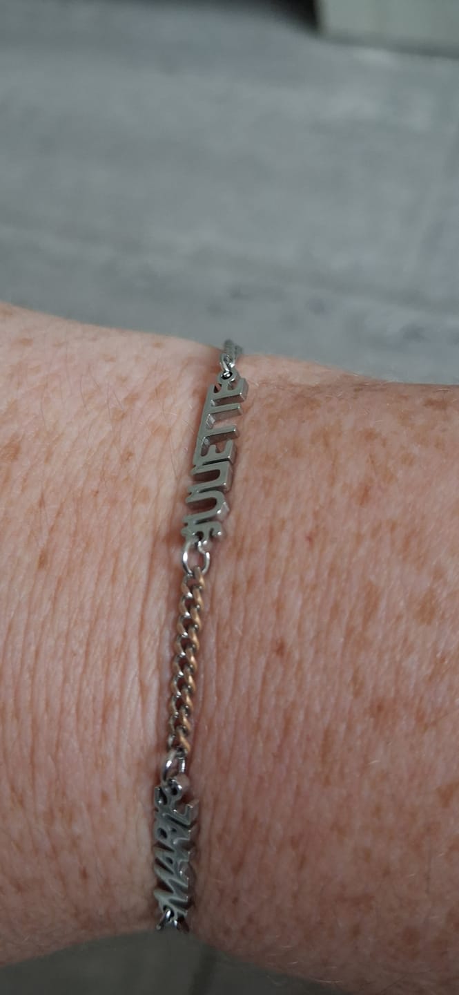 Customer photo review of Gepersonaliseerde armband met naam