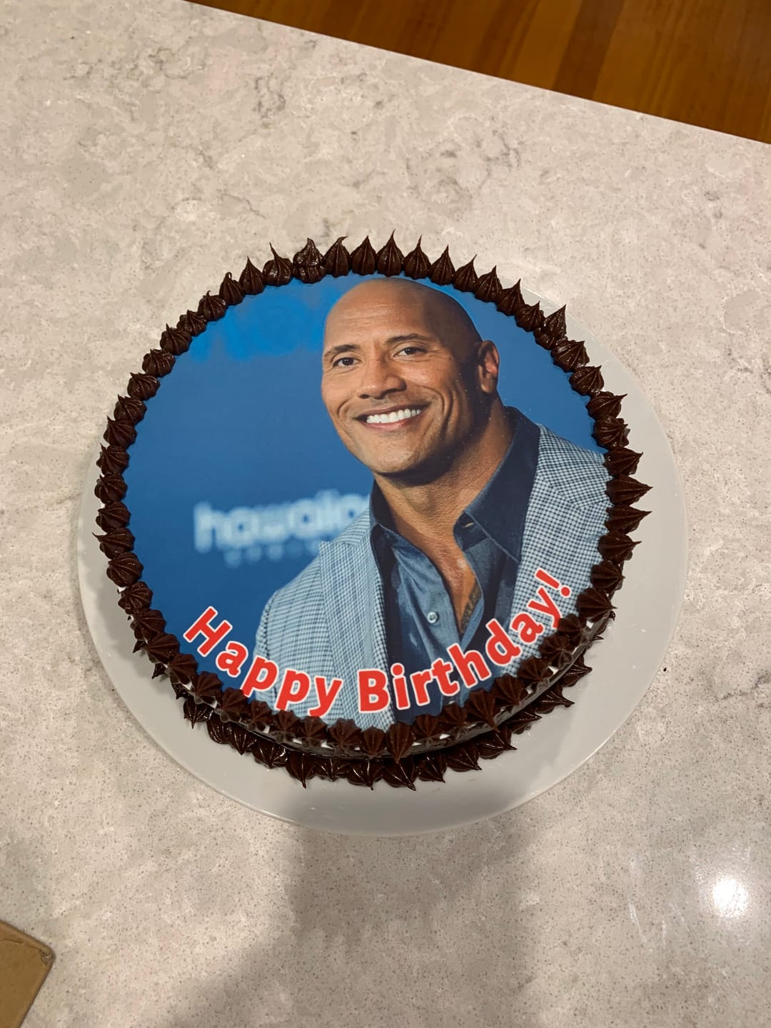 Customer photo review of 20 cm Pre-cut Circle Custom Edible Icing Image