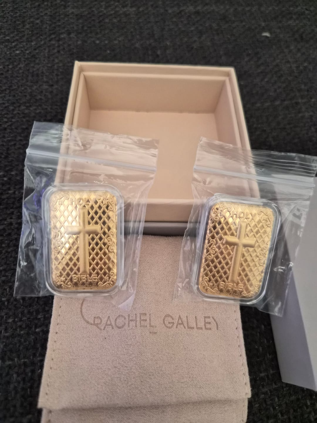 Customer photo review of 24K Yellow Gold (99.99% Gold Purity) Essential Holy Cross