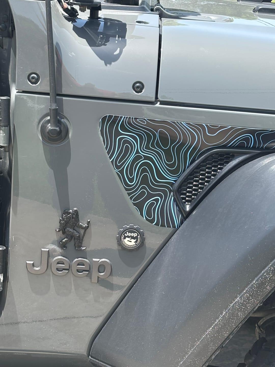 Customer photo review of Fender Vent Decal Set | Topographical Map - fits Wrangler JL & Gladiator JT