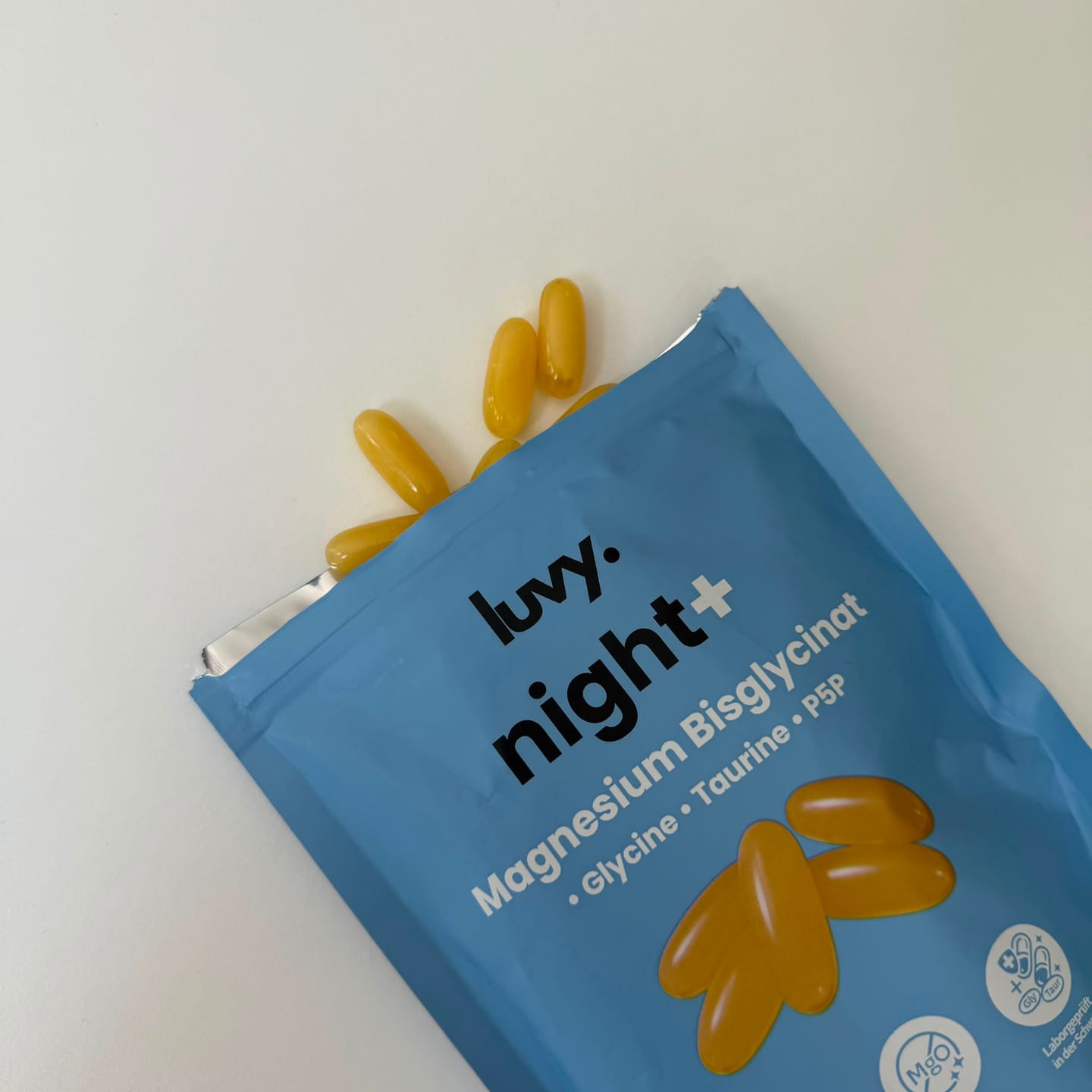 Customer photo review of LUVY NIGHT+ Premium Magnesium | Bisglycinat, Glycin, Taurin & P5P Softgels