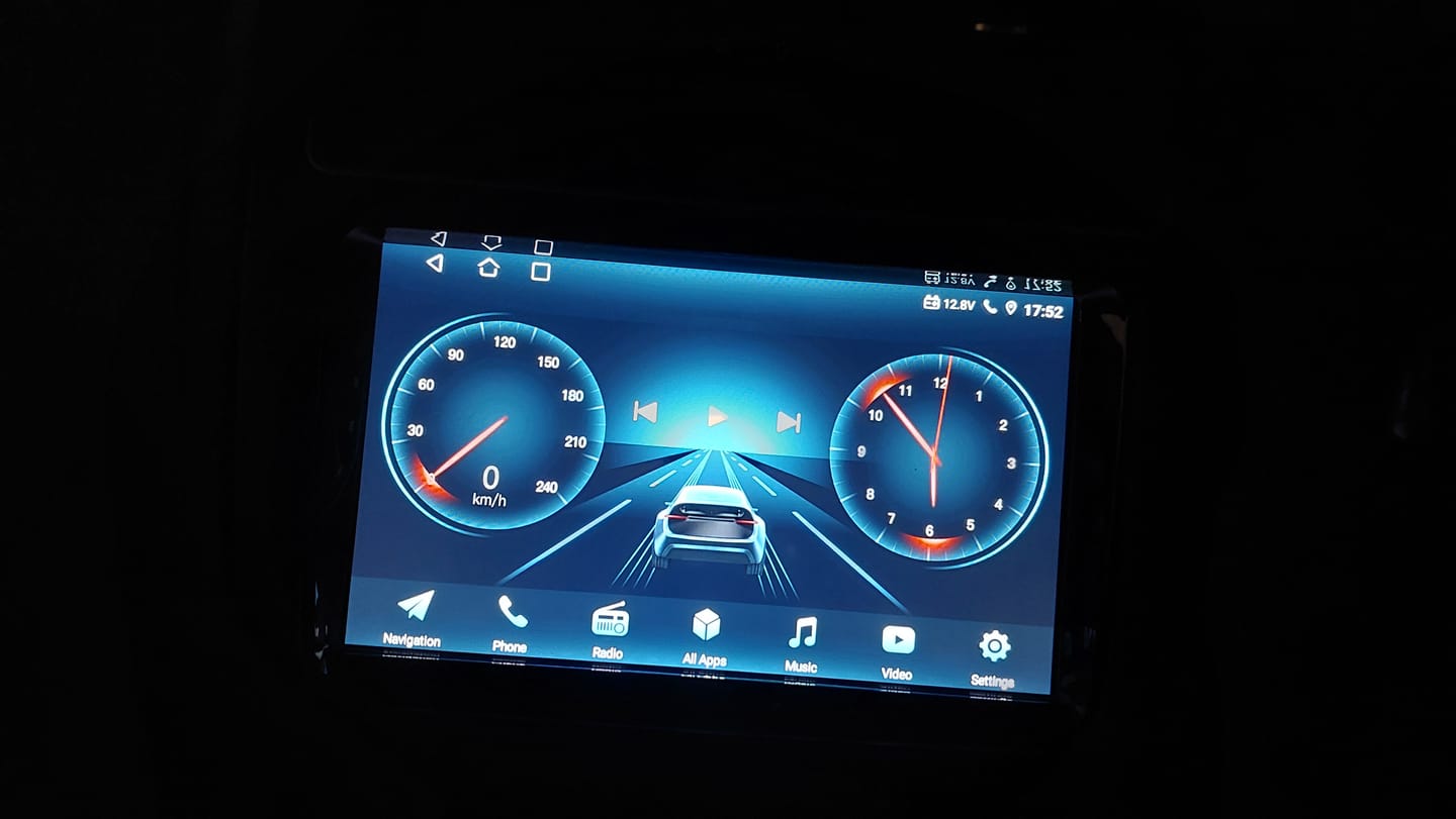 Customer photo review of Black Spider Apple Carplay Radio