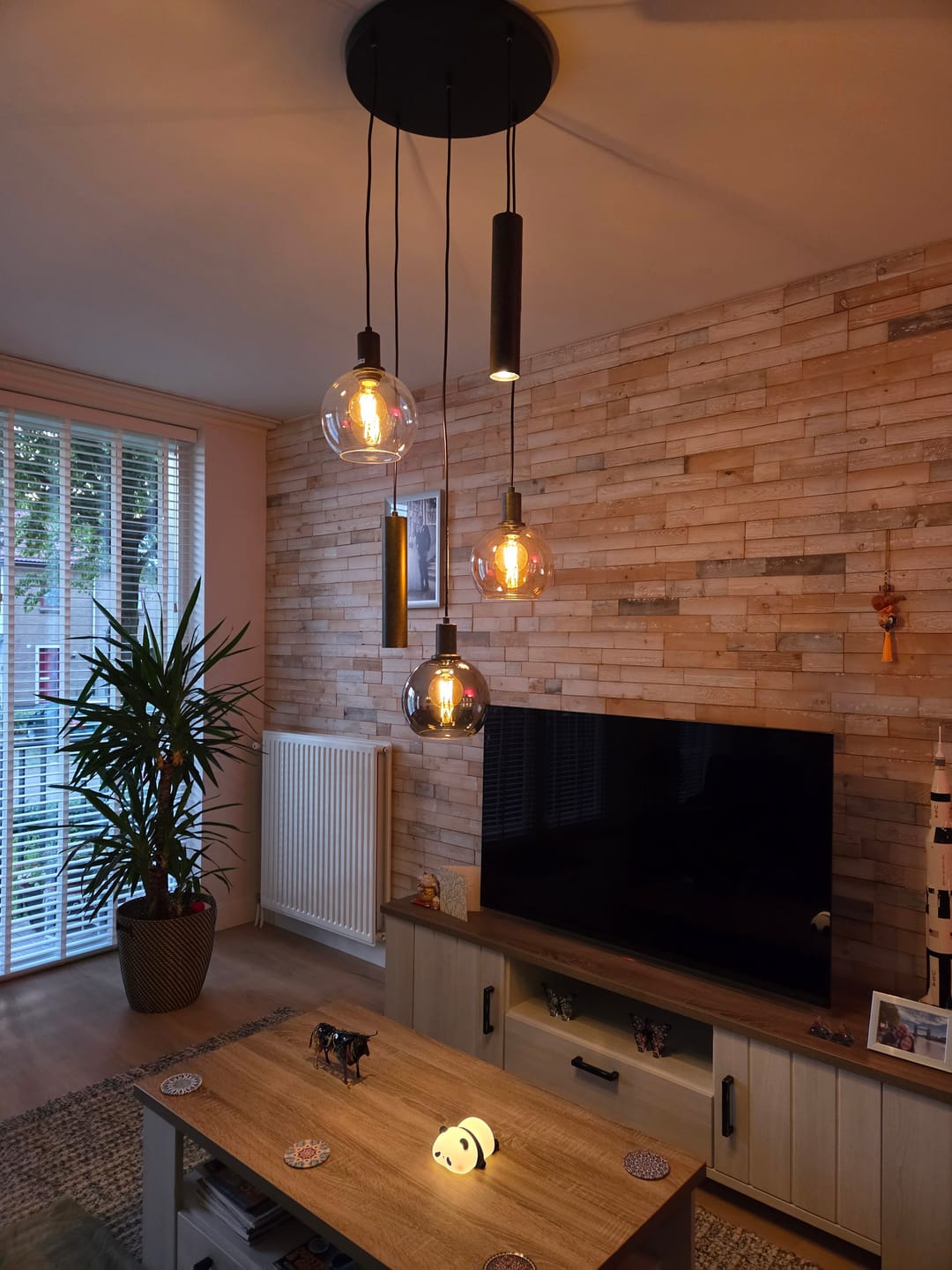 Customer photo review of Hanglamp Luneo - 5-lichts - Amber Mix - Glas - Getrapt - Met Spots