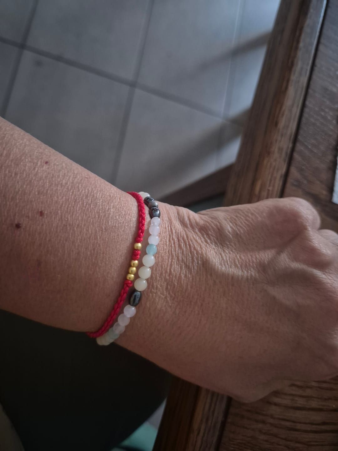 Customer photo review of Tibetisches Glücksarmband mit kleinen Perlen