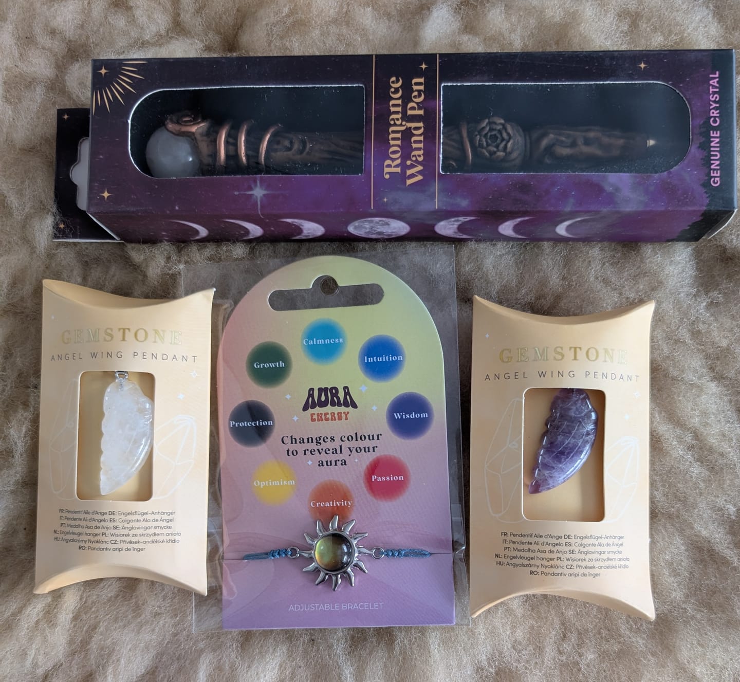 Customer photo review of Edelstein-Anhänger Engelsflügel – Naturstein Kette Witchy Schmuck