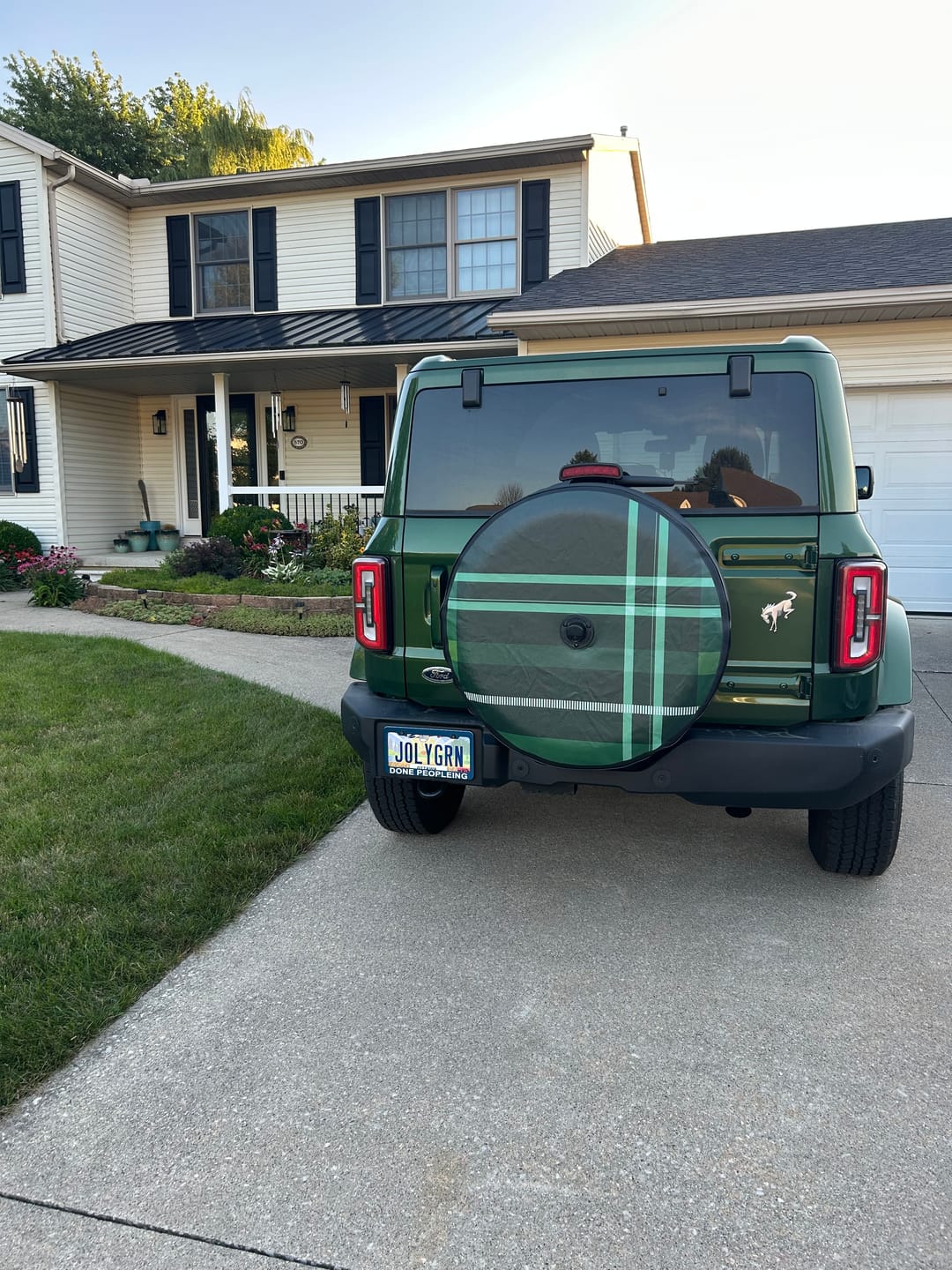 Customer photo review of CUSTOM Ford Bronco Tire Cover