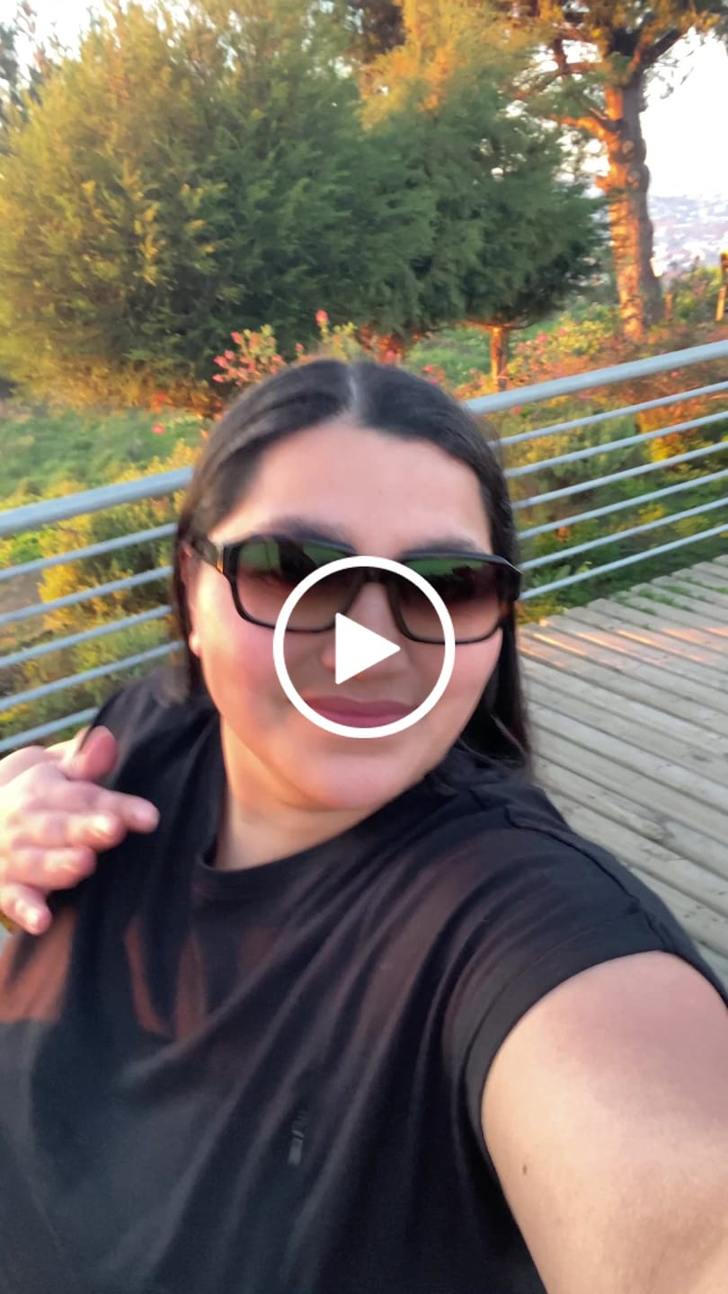 Customer video review of Polera de Lactancia Sahr - Basic