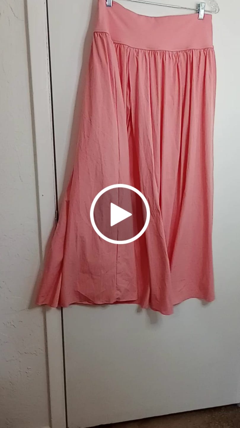 Customer video review of "That TikTok Brand" Women’s NWOT Athleisure & Return Assortment