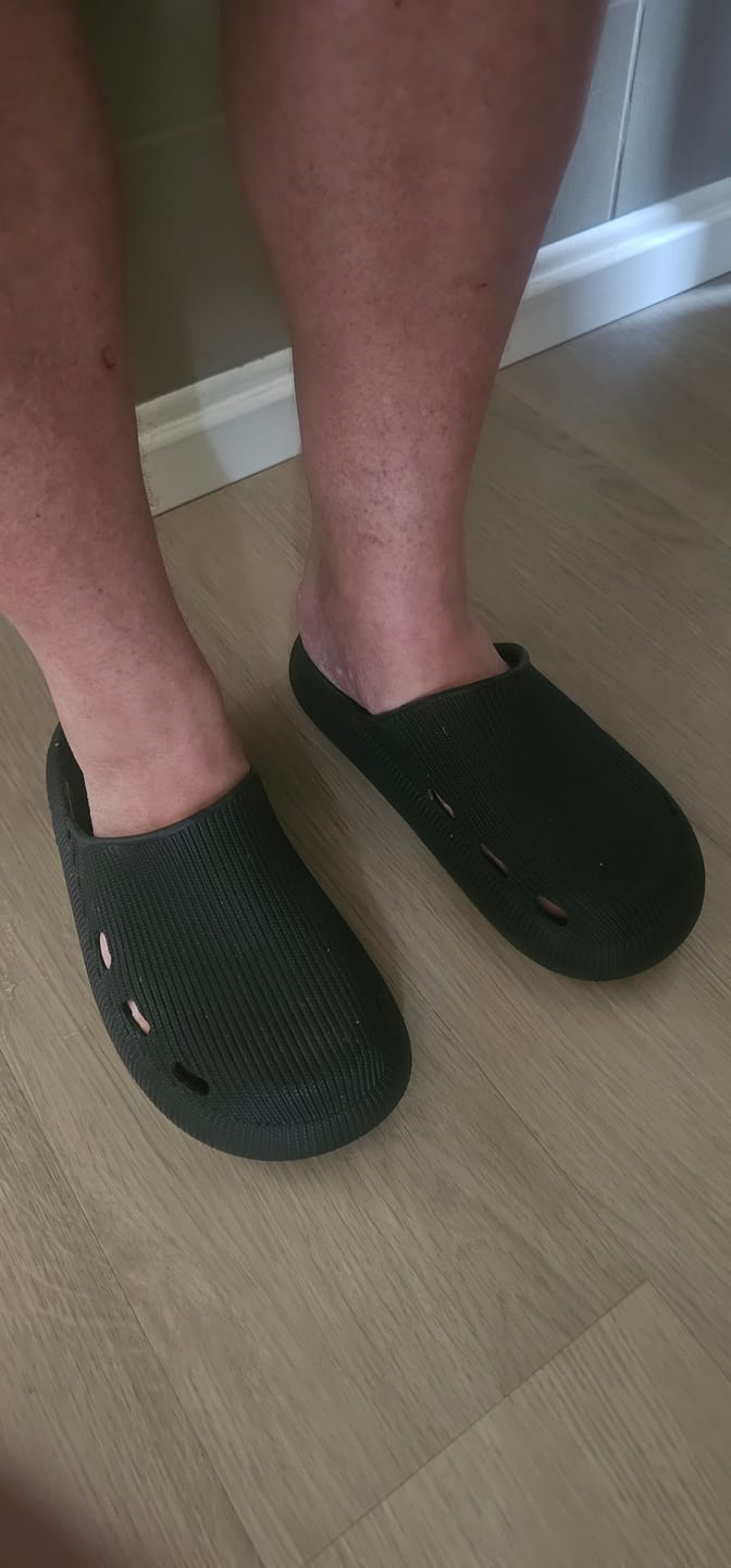 Customer photo review of HappyClogs Strapless