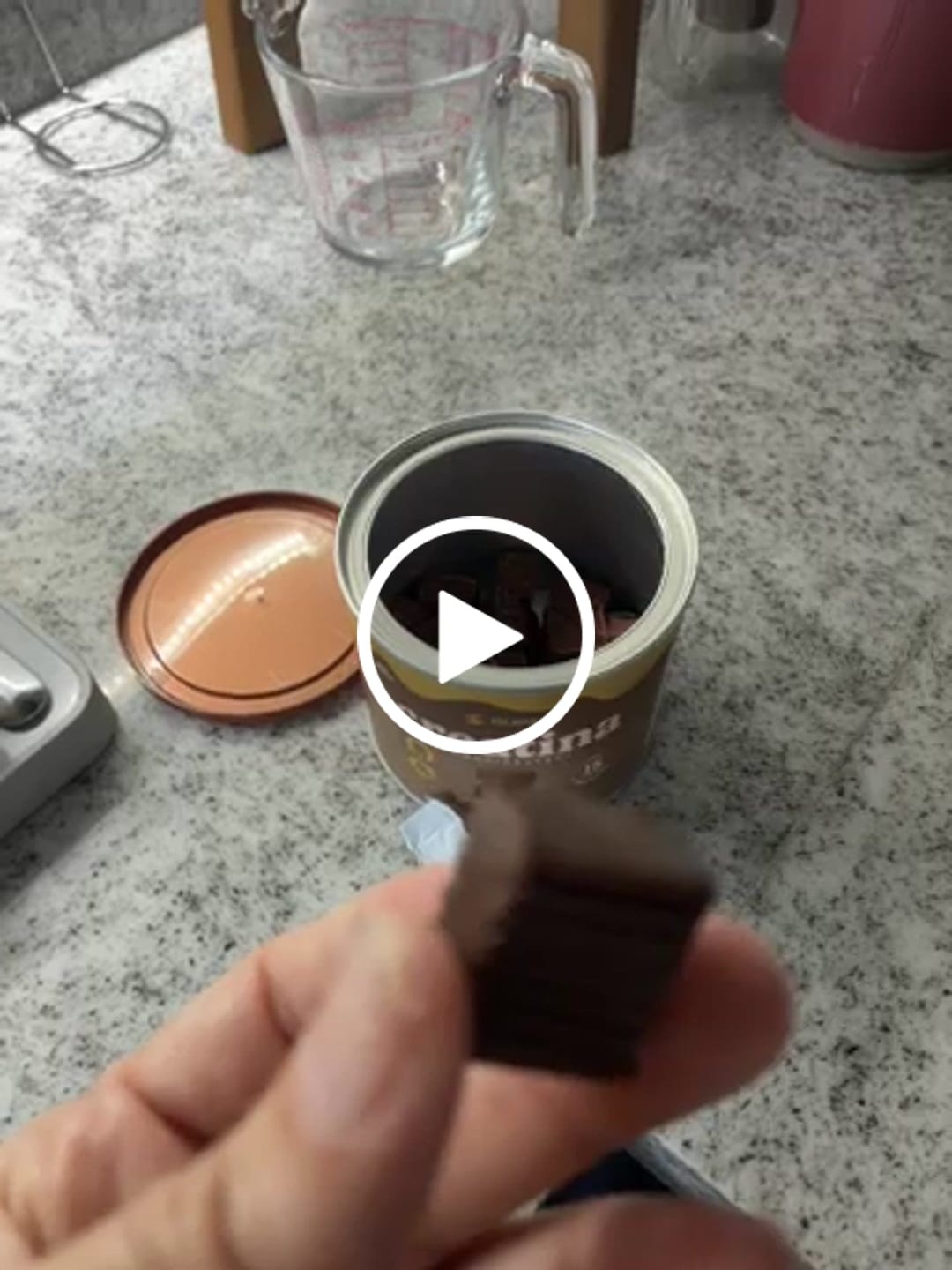 Customer video review of Caramelo Creatina Brigadeiro