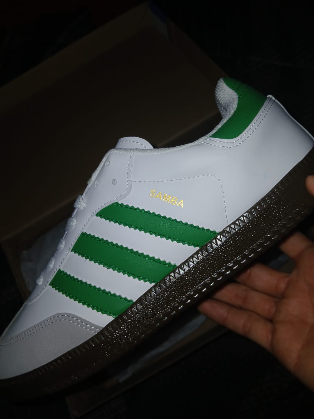 Customer photo review of Tenis Smb OG Blanco Verde