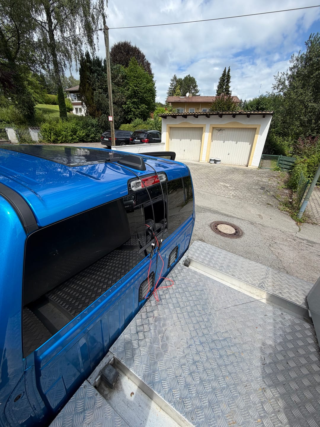 Customer photo review of BougeRV Yuma 100W CIGS Solarpanel 360° Flexibles Solarmodule (Klebeband)