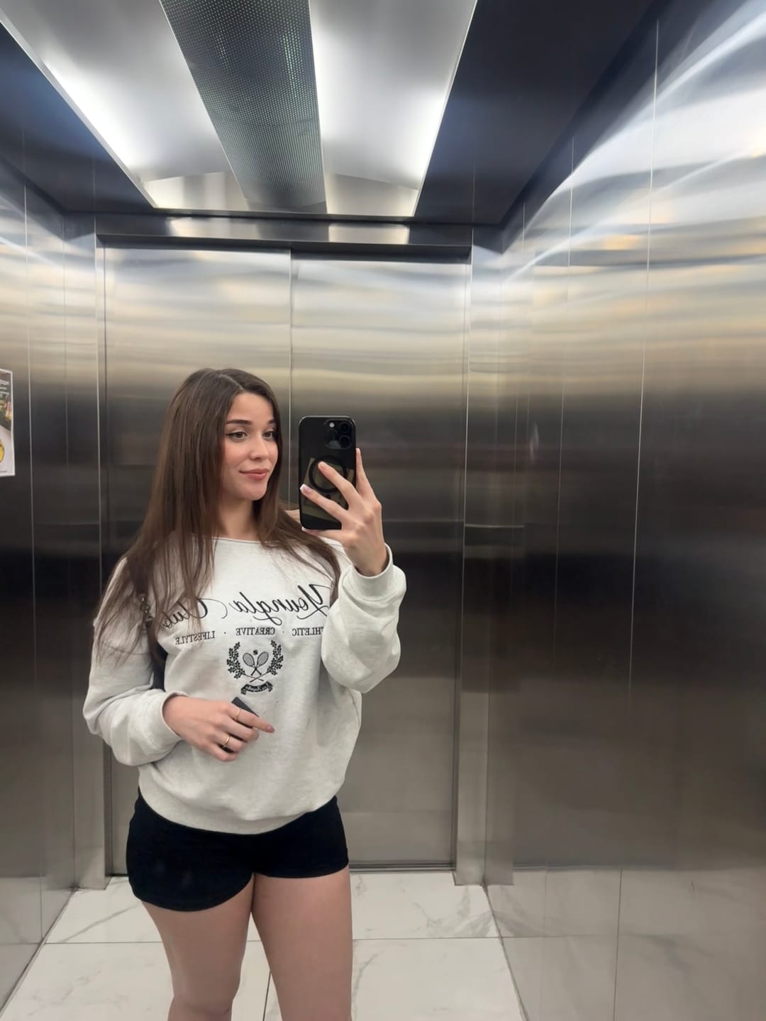 Customer photo review of W5158 - Off-shoulder Pullover