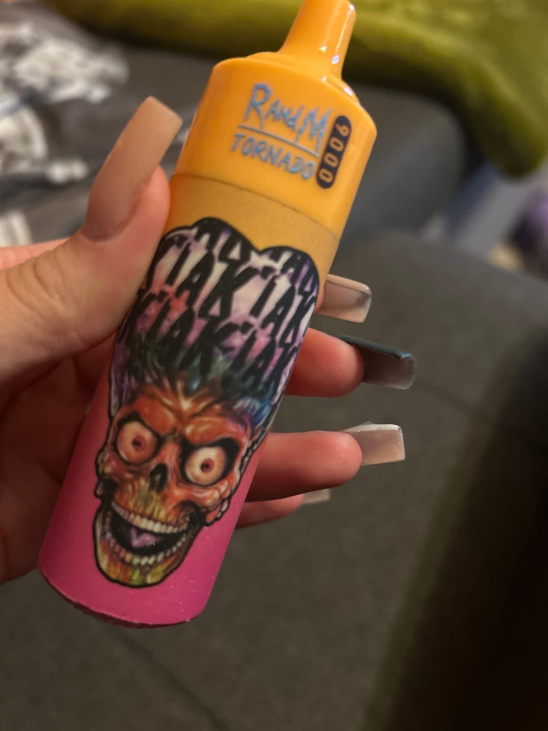 Customer photo review of RandM Tornado 9K Puffs | Vape Descartável Portugal 2% Nicotina
