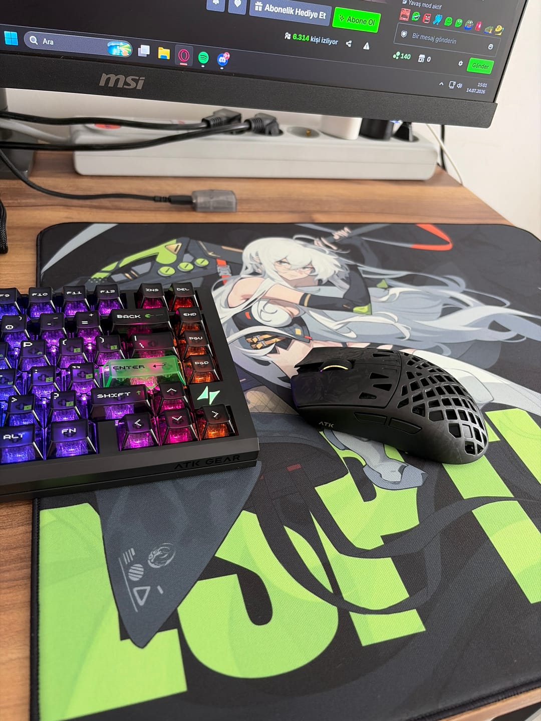 Customer photo review of ATK Blazing Sky Ghost Karbon Fiber Wireless Mouse