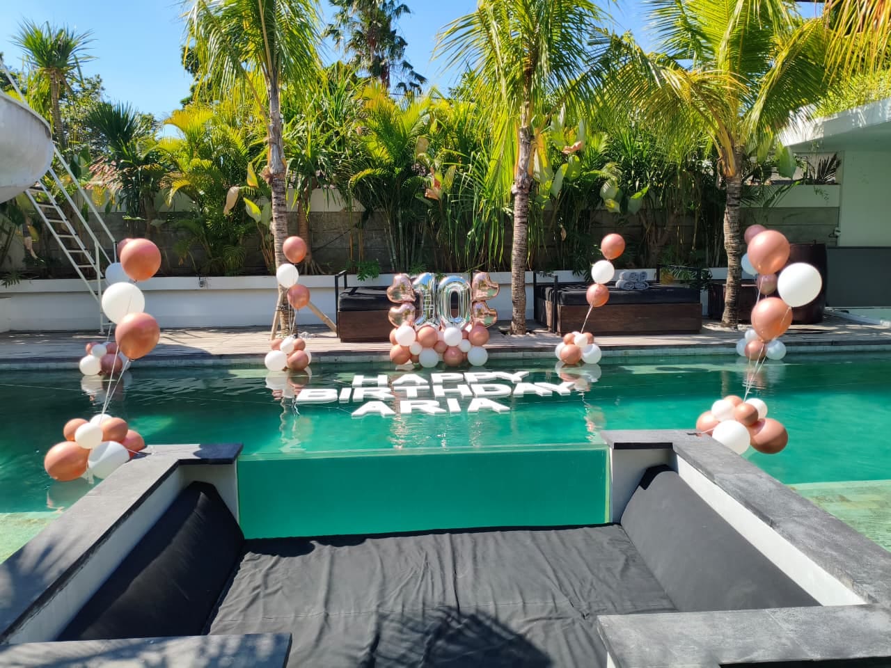 Customer photo review of 🎈 Pool Balloon Decoration Setup