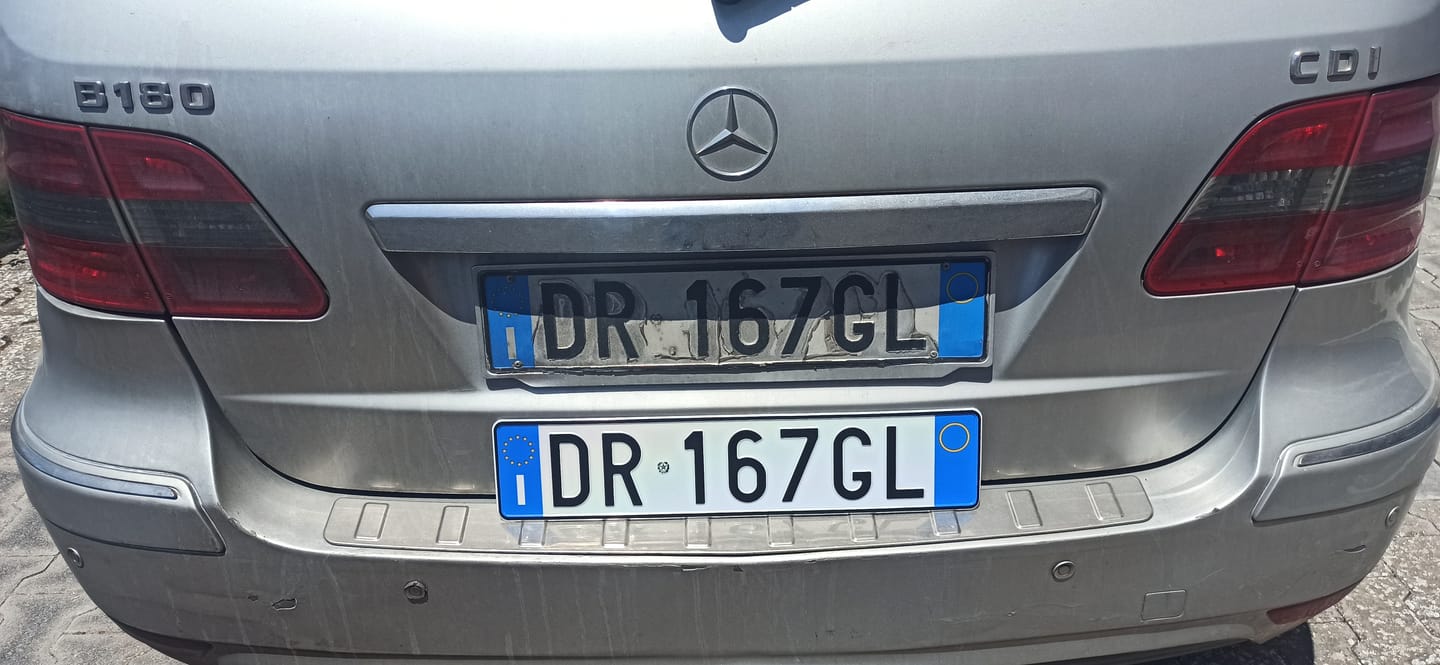 Customer photo review of Replica Targhe Italiane – Kit Completo Anteriore + Posteriore in Alluminio Personalizzate
