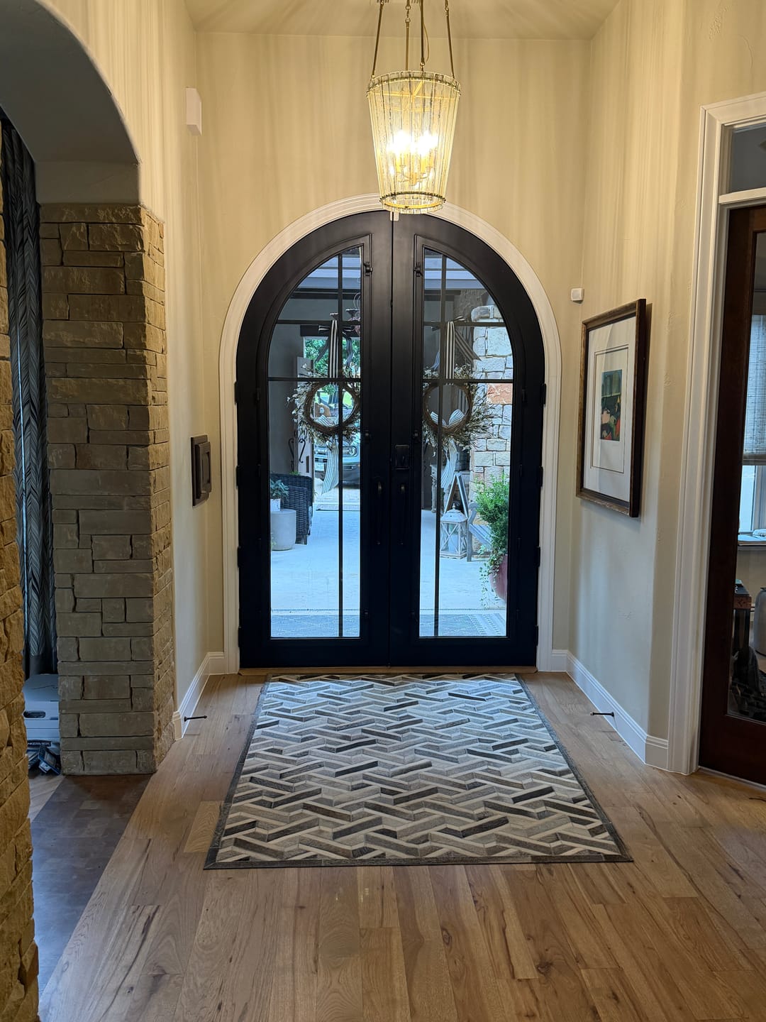 Customer photo review of SUPER SALE Grey Patchwork Natural Cowhide Area Rug - 5' 0" x  7' 0"