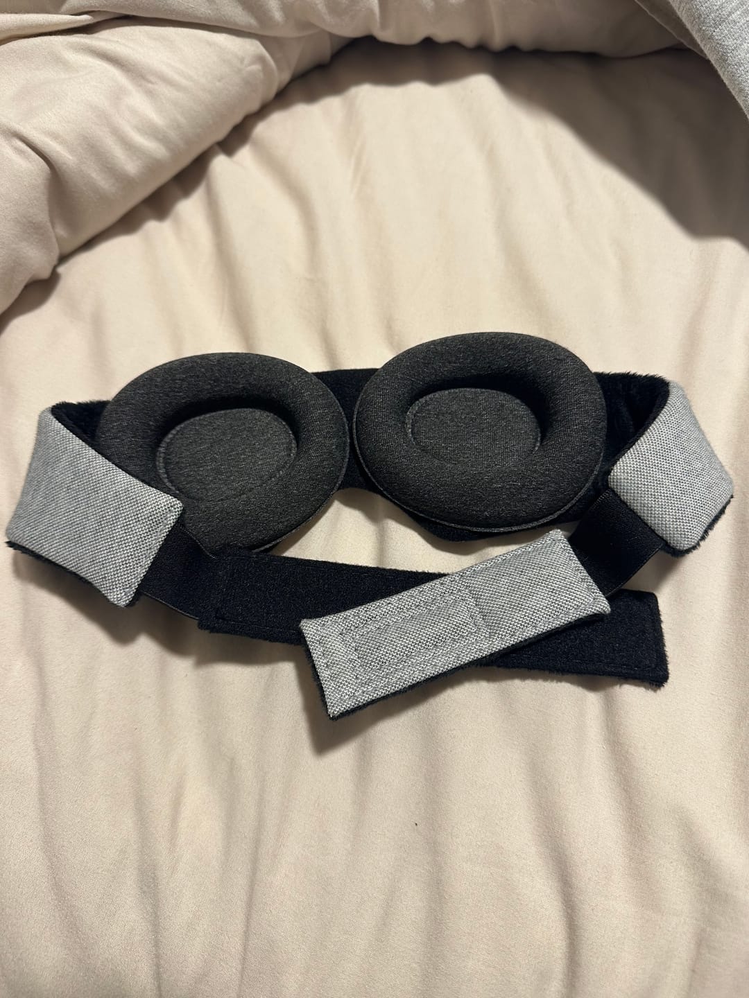 Customer photo review of Antifaz Blackout 3D Pro