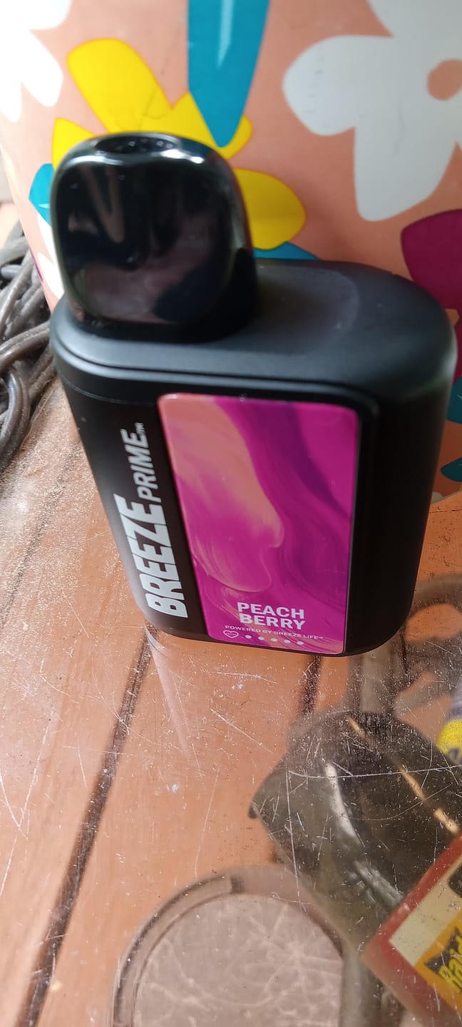 Customer photo review of Breeze Prime Edition Disposable Vape