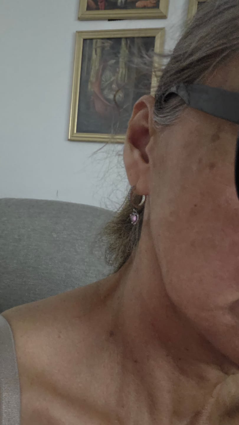 Customer photo review of ARETES PENDIENTES DE ARO CORAZÓN ROSA PANDORA + KIT DE REGALO