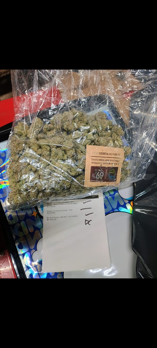 Customer photo review of Elite Boutique Exotic Dark Matter - Bulk - Hybrid