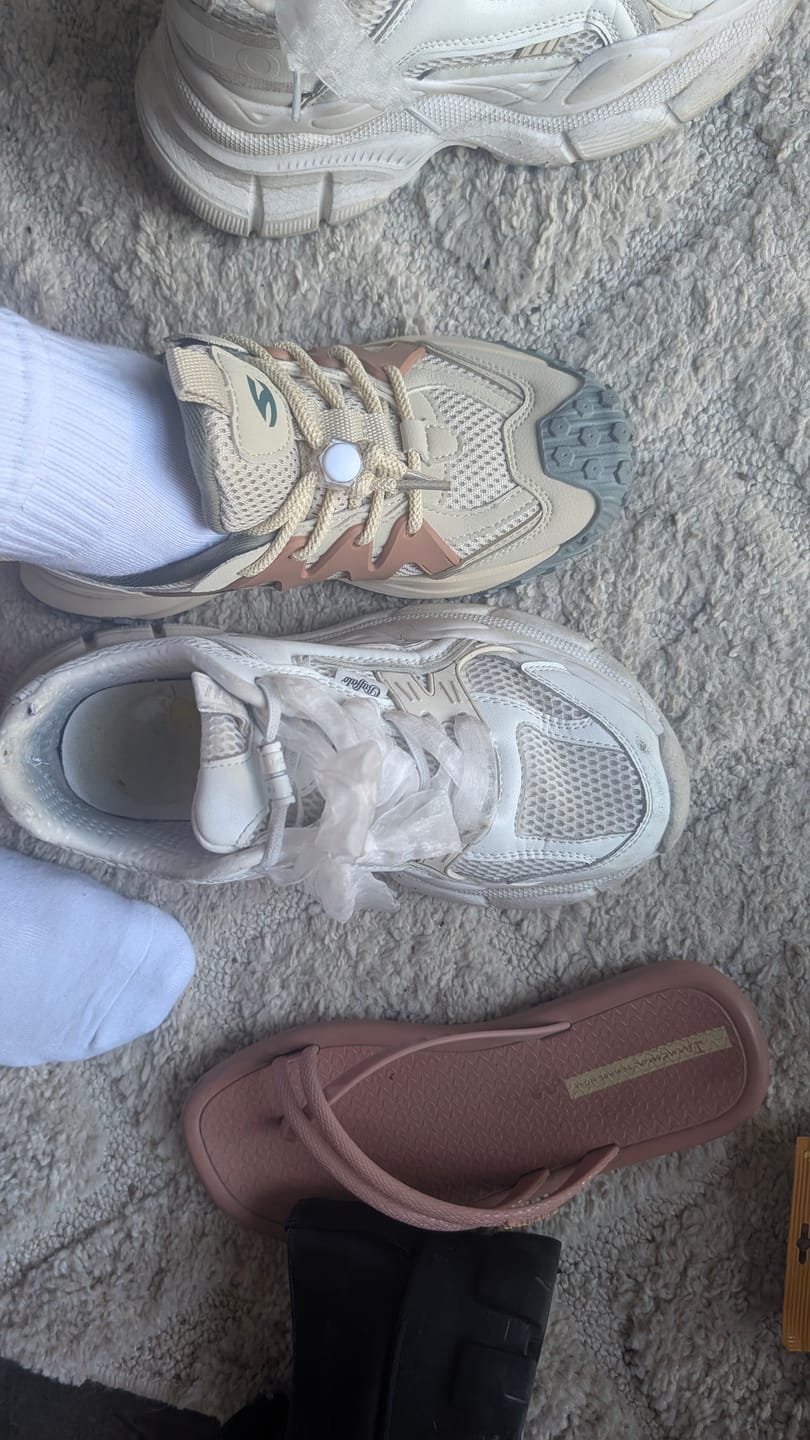 Customer photo review of Kid's Taro - Wide Toe Sneakers