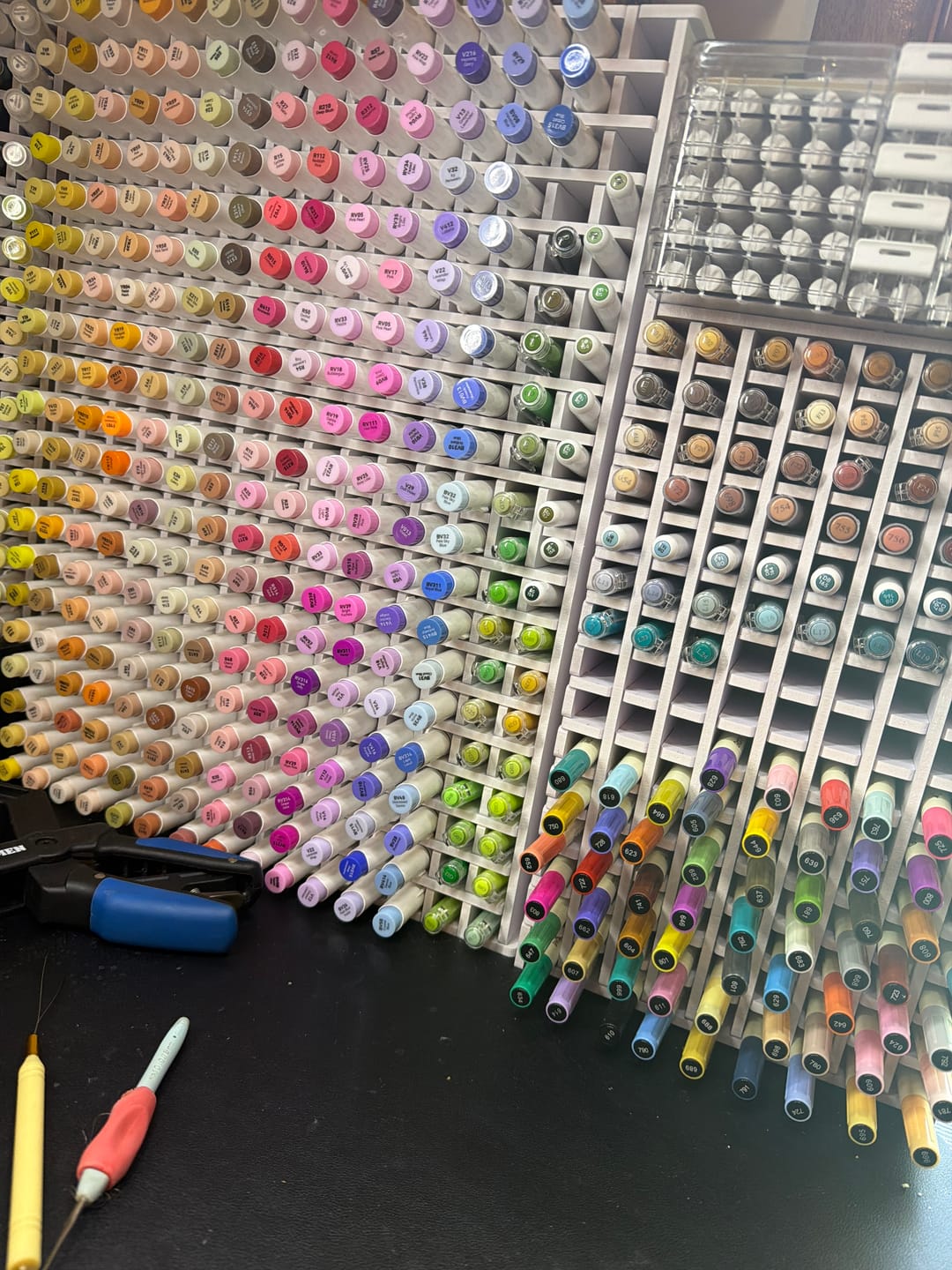 Customer photo review of Ohuhu Honolulu B YR56 (Replace R090) Individual Marker, Brush & Fine