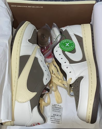 Customer photo review of Travis Scott x Air Jordan 1 Retro Low OG 'Reverse Mocha' G5