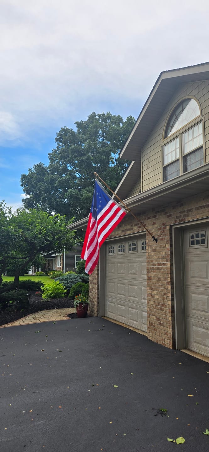 Customer photo review of 3' x 5' Betsy Ross Flag Set