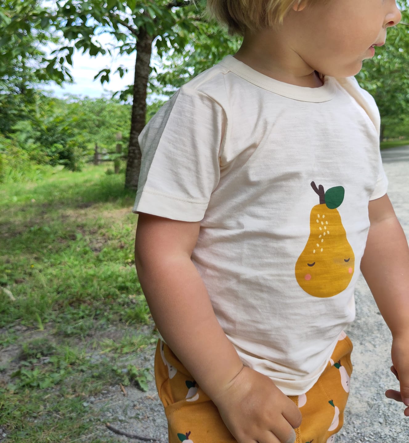 Customer photo review of Pear Short Sleeve T-Shirt