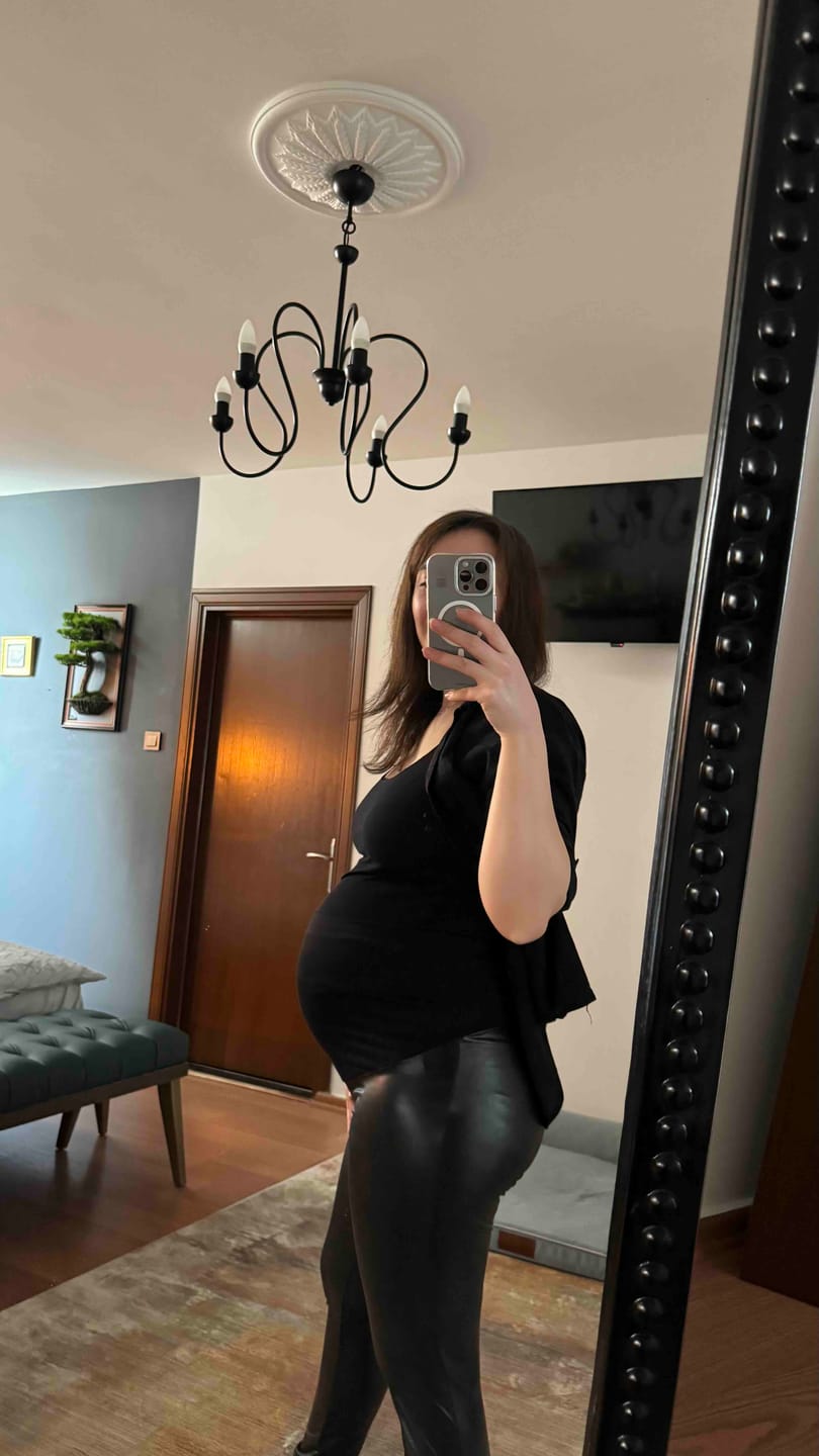 Customer photo review of Amelia Leather-Look Leggings