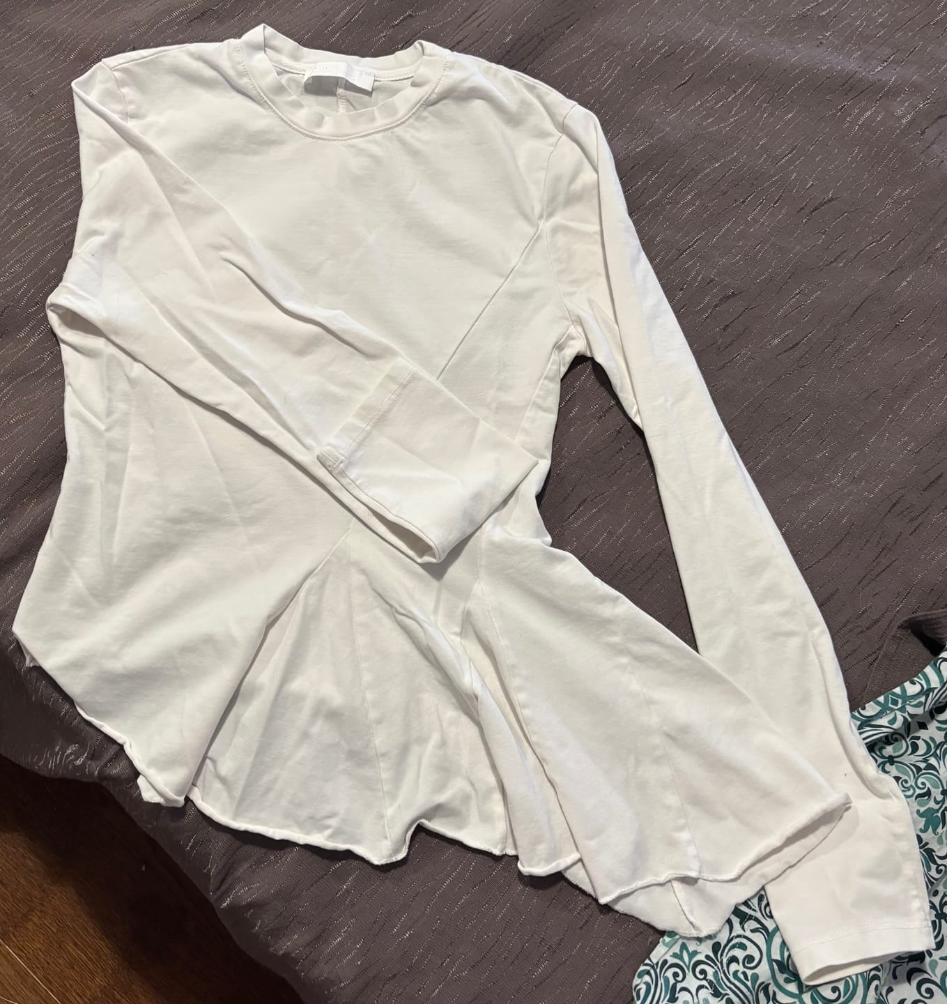 Customer photo review of Maglia Lumina Asimmetrica Bianco