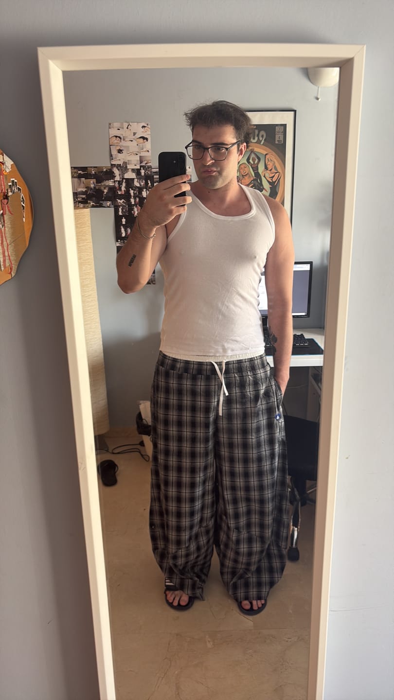 Customer photo review of Aelfric Eden Baggy Sweatpants