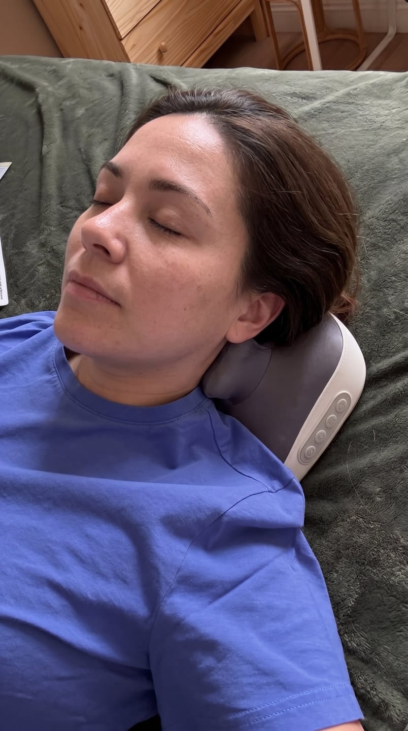 Customer photo review of HizooRelief™ Clinical-Grade Decompression Massager