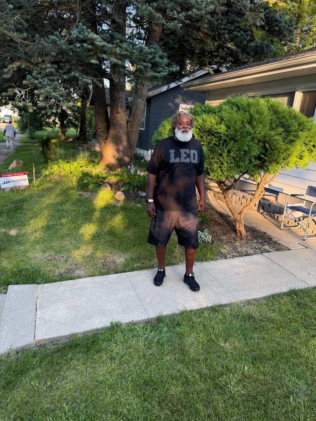 Customer photo review of Puff Leo (Off Black Puff Design)