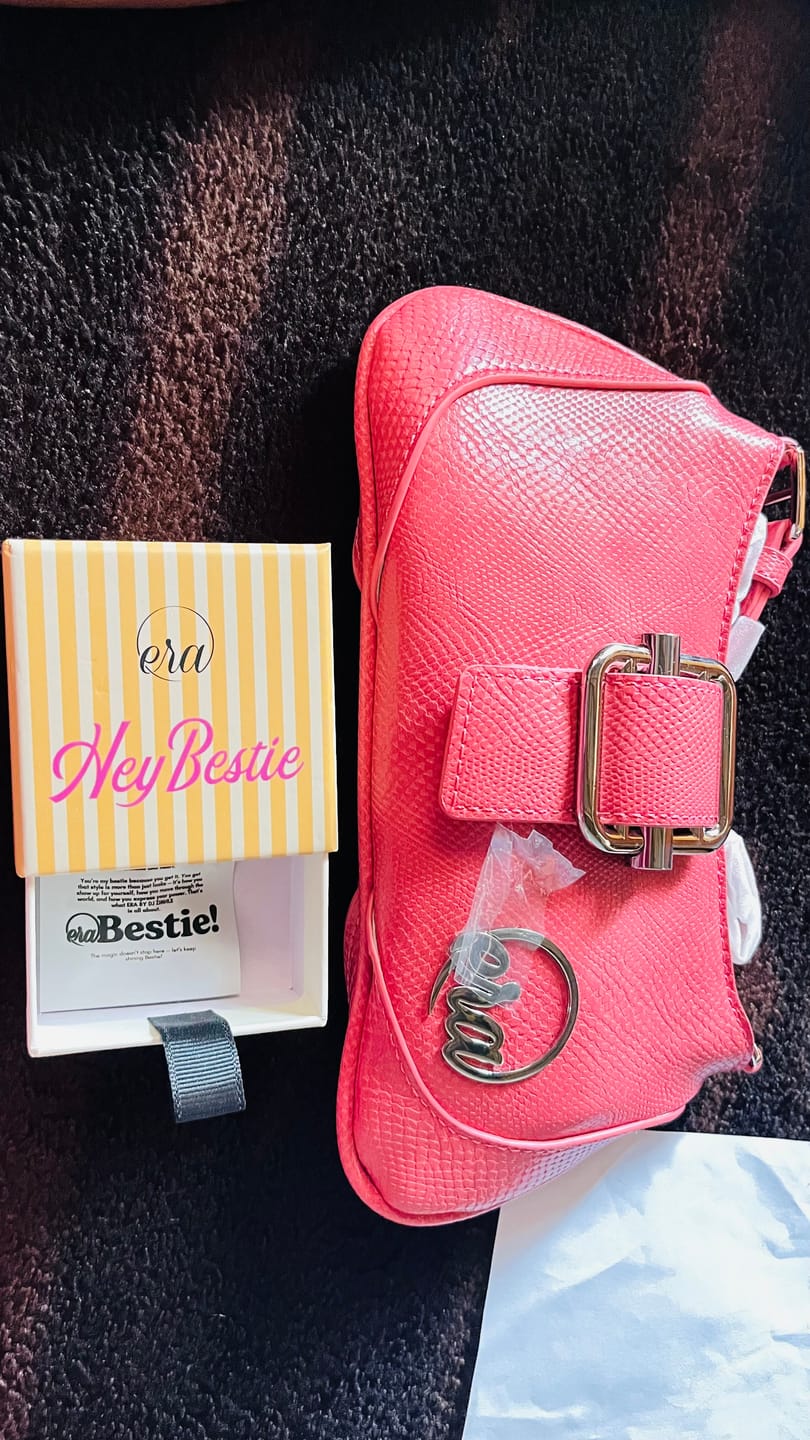 Customer photo review of Pink Lily Shoulder Bag