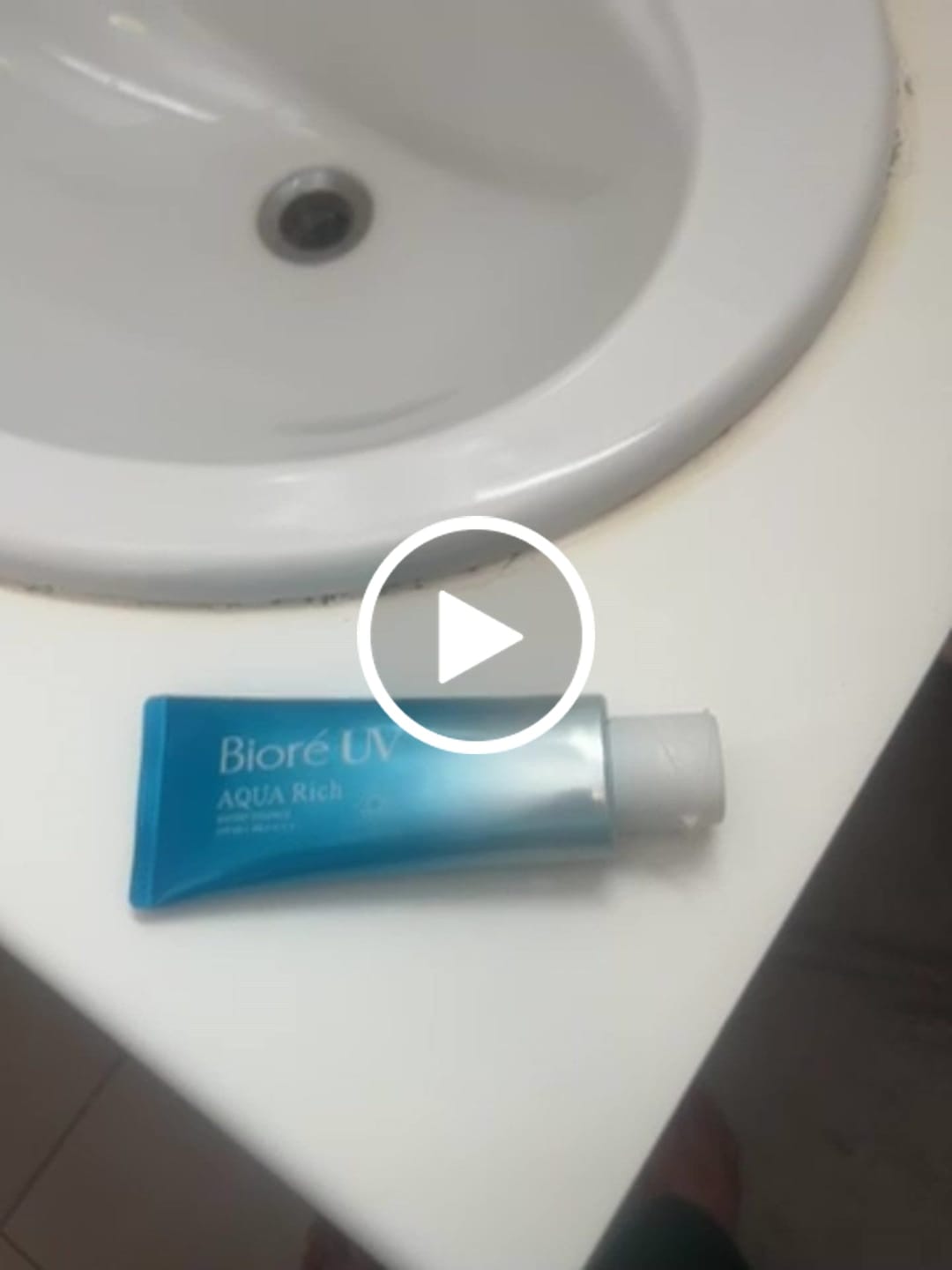 Customer video review of Biore UV Aqua Rich Watery Essence SPF 50+ PA++++ 70g/100g