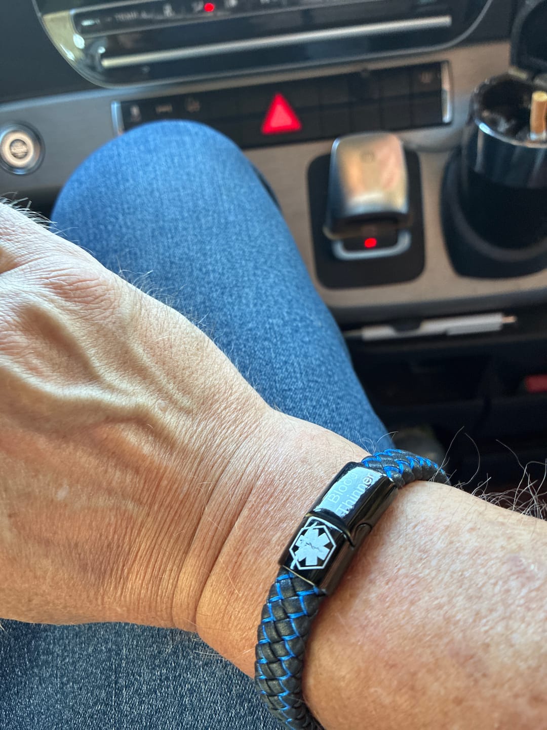 Customer photo review of Medizinisches Notfallarmband
