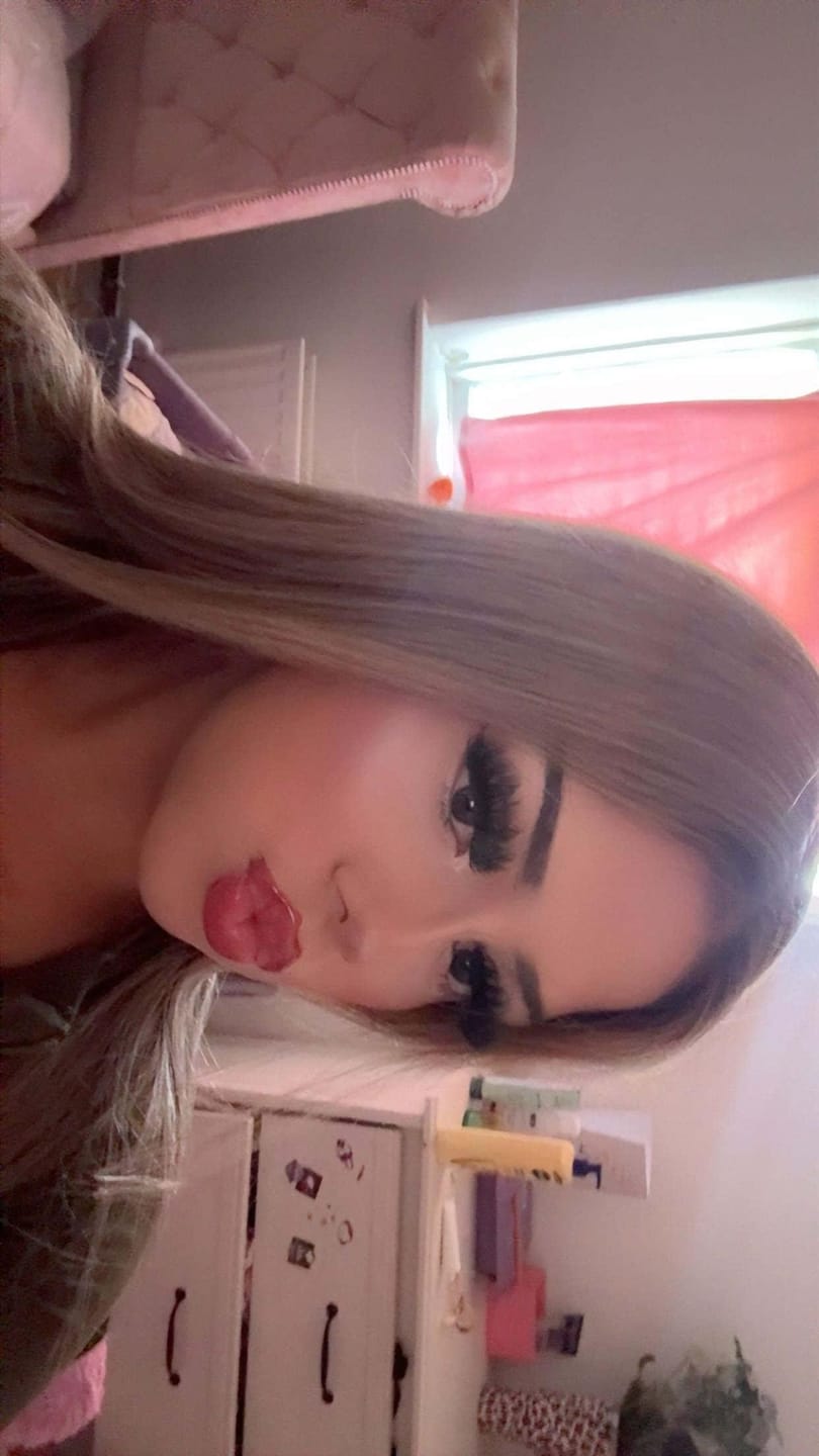 Customer photo review of Wavymy Ombre Ash Blonde Hair with Brown Root Straight Hair 7x5 Lace Wear Go Glueless Wig 180% Density