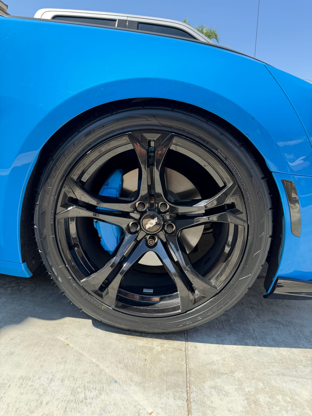 Customer photo review of Gloss Lock | Long Lasting Tire Shine Coating