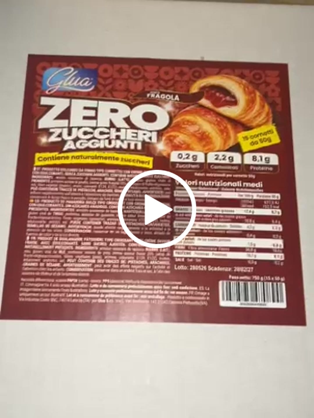 Customer video review of 15 Cornetti proteici ripieni di purea alla fragola