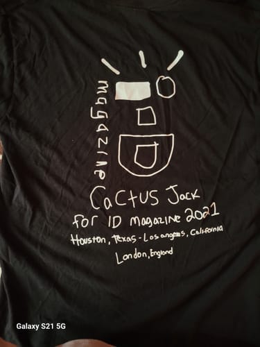 Customer photo review of Utopia Tee