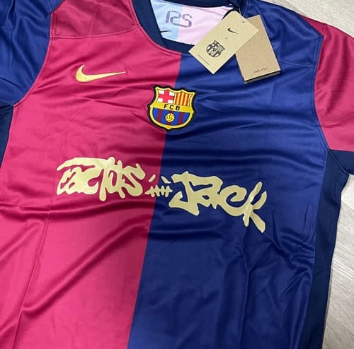Customer photo review of Jersey FC x Travis Scott