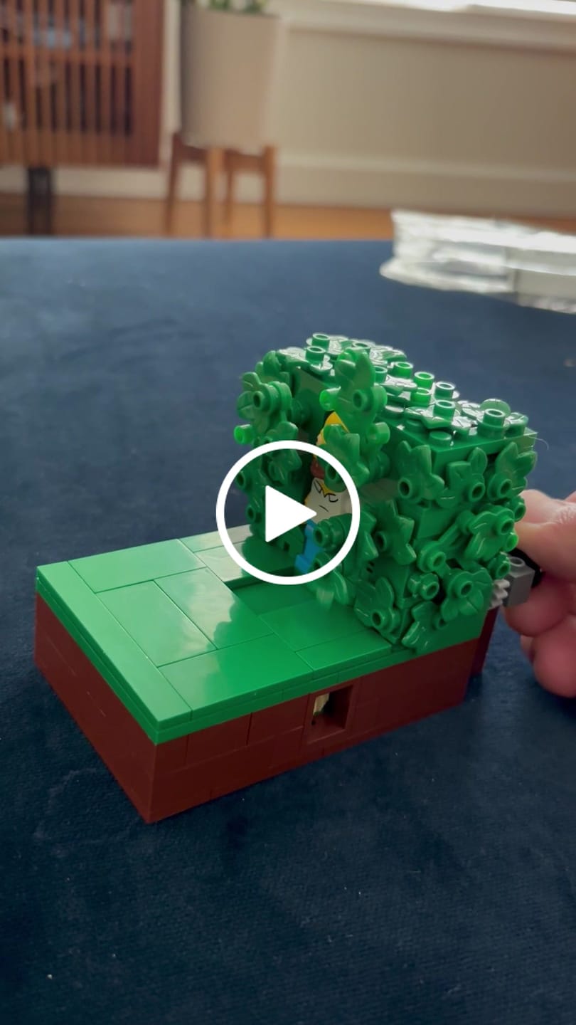 Customer video review of Buildable Homer in the Bushes Display Set